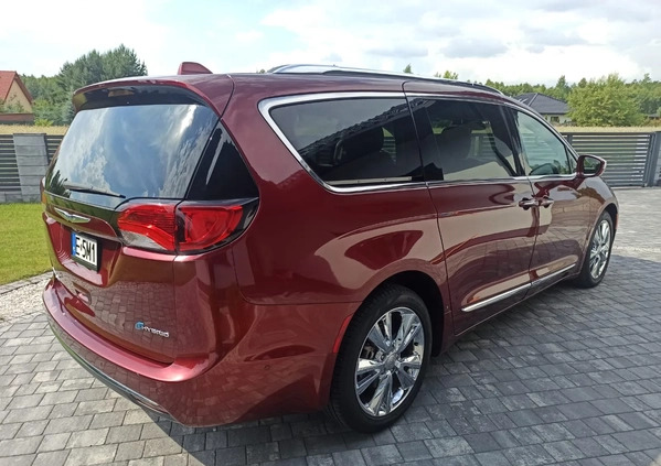 Chrysler Pacifica cena 99900 przebieg: 188000, rok produkcji 2017 z Pyrzyce małe 56